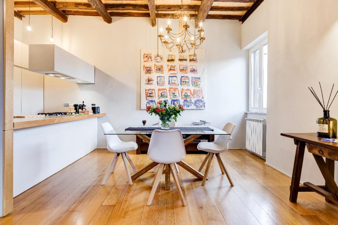Residenza Borgo Pio Apartment โรม ภายนอก รูปภาพ